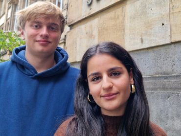 Unsere Schülersprecher: Niusha Ebtehaj und Anton Peters (Jgst. Q1)